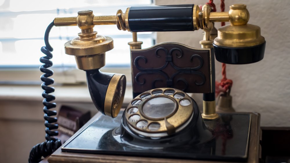 An old-fashioned telephone. 