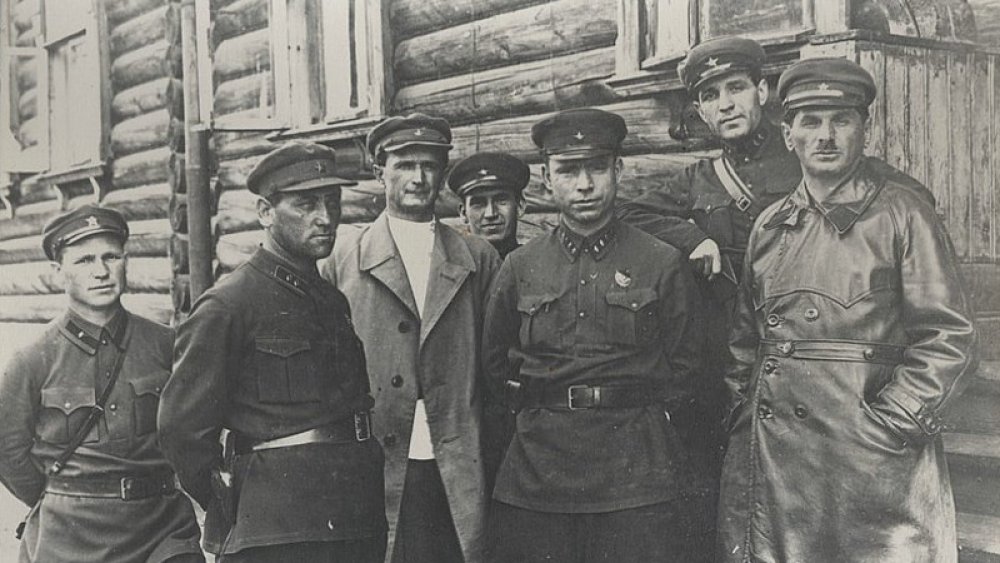 Naftaly Frenkel (far right) in 1932