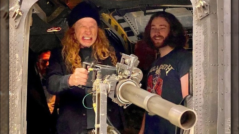 Dave Mustaine fake shooting gun