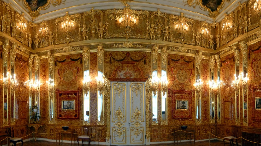 Recreation of Russia's missing Amber Room