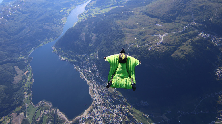 BASE jumping winged Norway