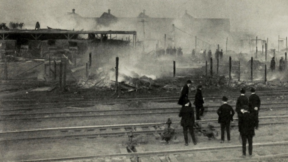 chicago race riot showing damage to railroad
