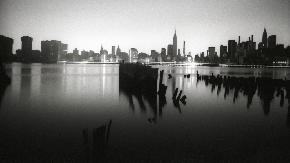 black and white new york city skyline