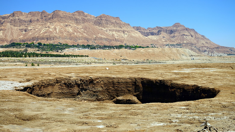 sinkhole in Israeli desert