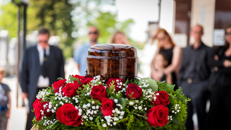 Funeral with urn