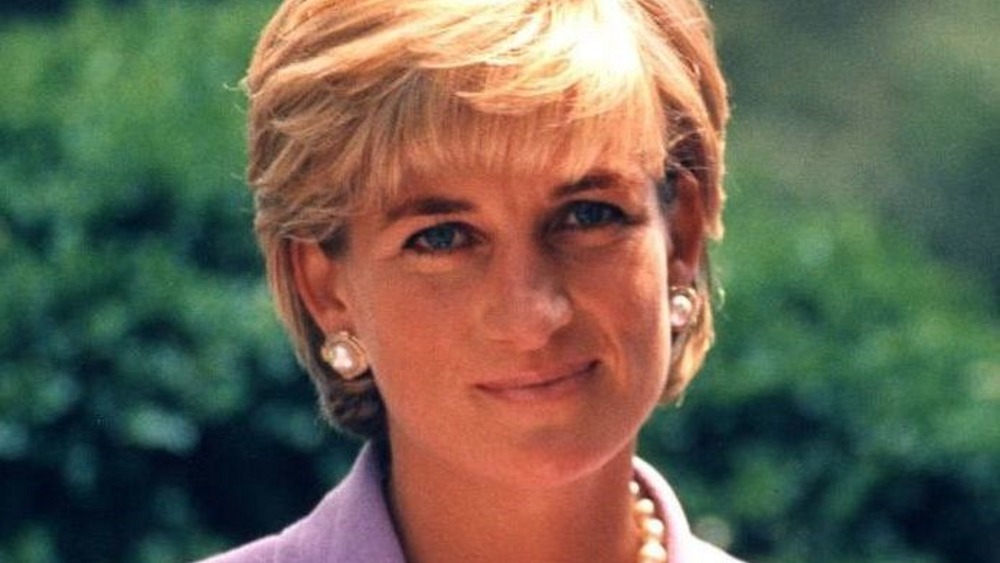 Photo of Diana, Princess of Wales, 1997, by John Mathew Smith (Cropped) https://creativecommons.org/licenses/by-sa/2.0/