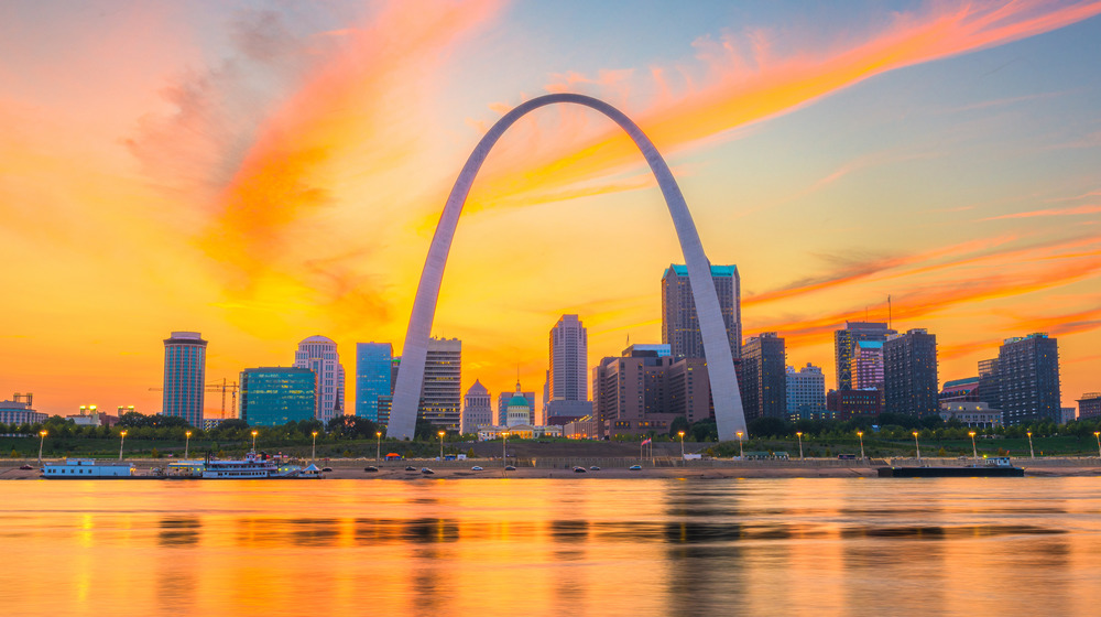 St. Louis arch at sunset