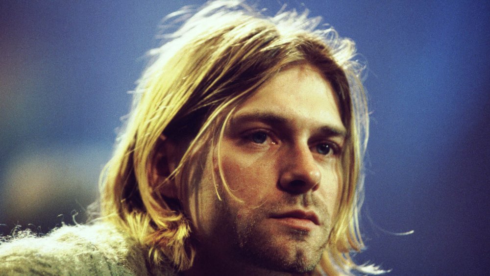 Kurt Cobain sings at MTV Unplugged