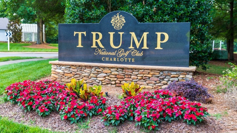 Trump golf club sign