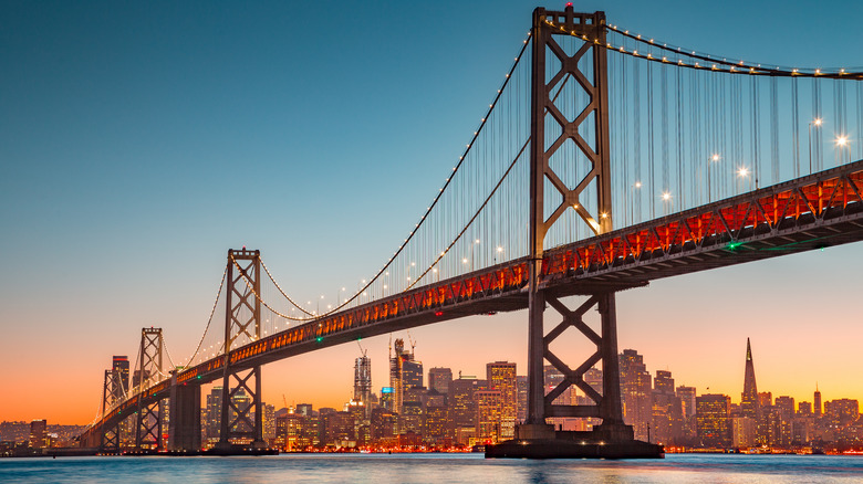 Golden Gate Bridge, San Francisco skyline 
