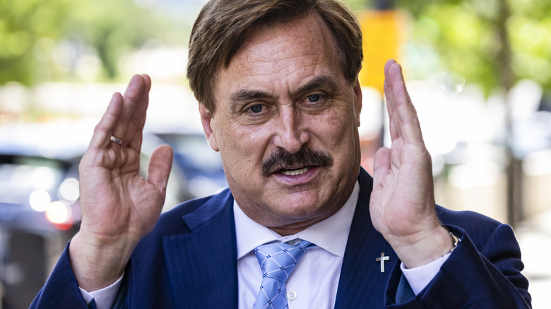 Mike Lindell outside gesturing