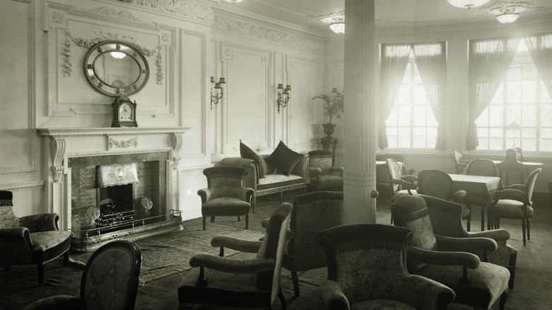 Titanic reading and lounging room