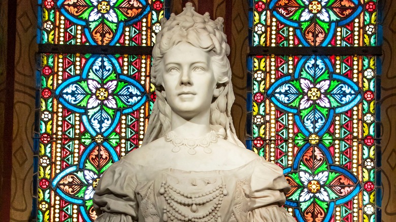 Empress Elizabeth statue