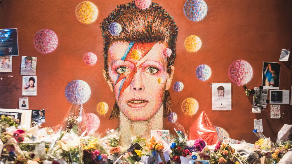 An impromptu shrine to David Bowie, circa his Ziggy Stardust era
