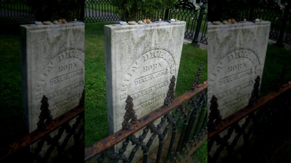 Emily Dickinson's gravestone