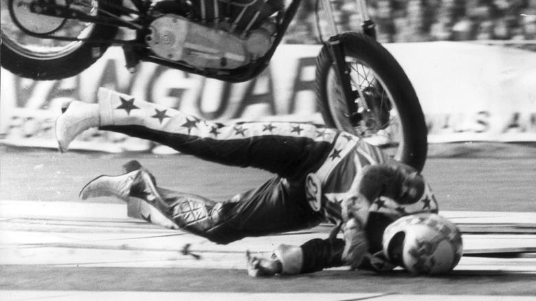 Knievel crashes at Wembley