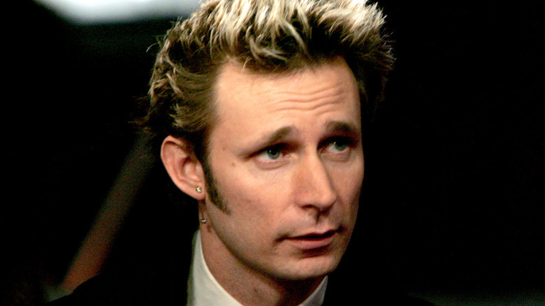mike dirnt staring off