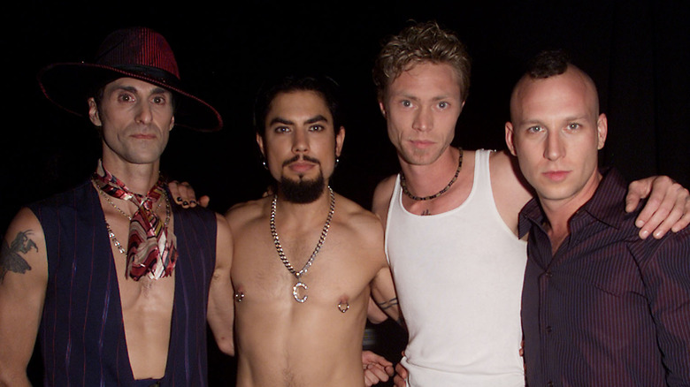 jane's addiction backstage in 2001