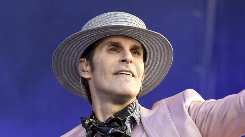 perry farrell looking at crowd big hat
