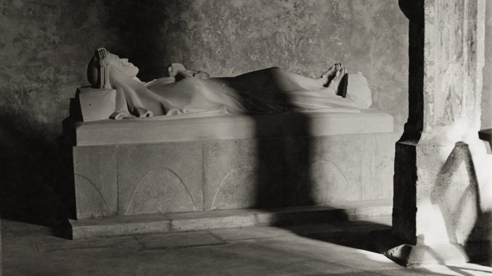 T. E. Lawrence's stone effigy, Lawrence of Arabia