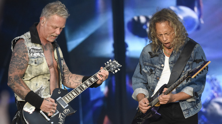 James Hetfield and Kirk Hammett perform