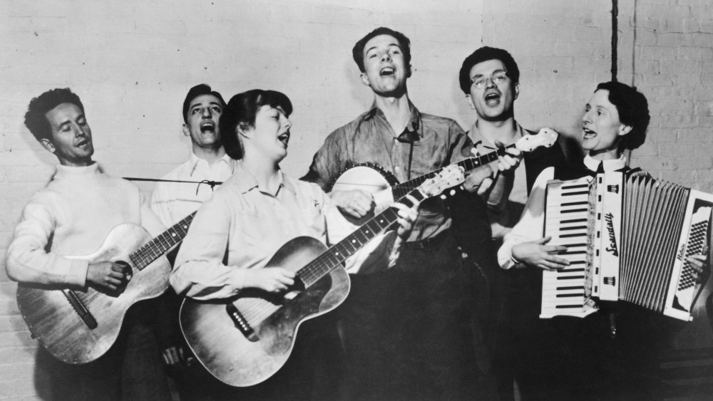Woody Guthrie with the Almanac Singers