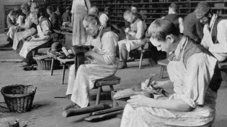 patients working at the Royal Earlswood Hospital in 1904
