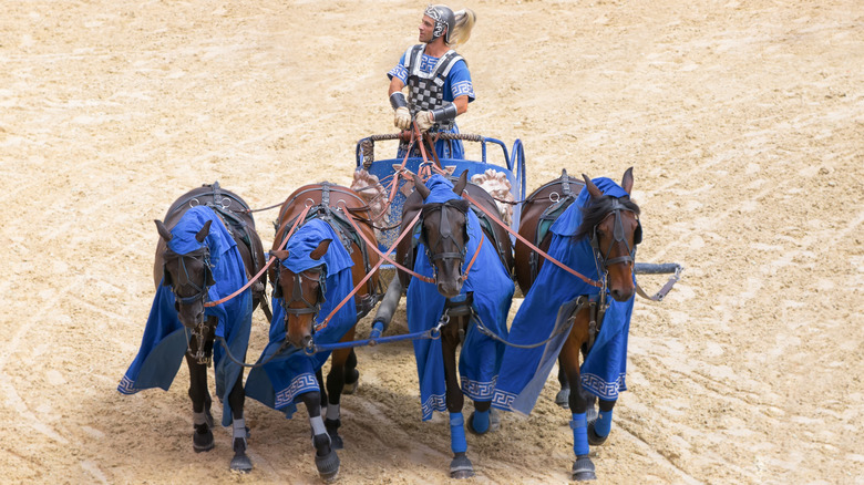 Roman chariot race show 