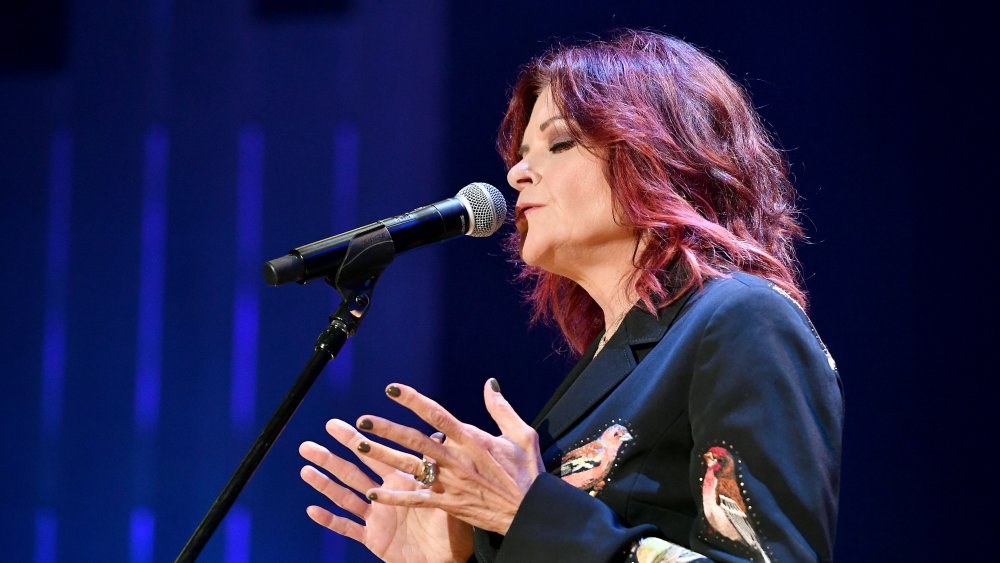 Rosanne Cash at the microphone