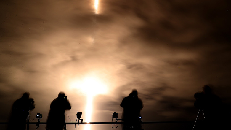 spacex rocket launching