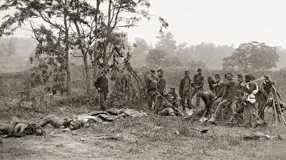burial after battle of antietam