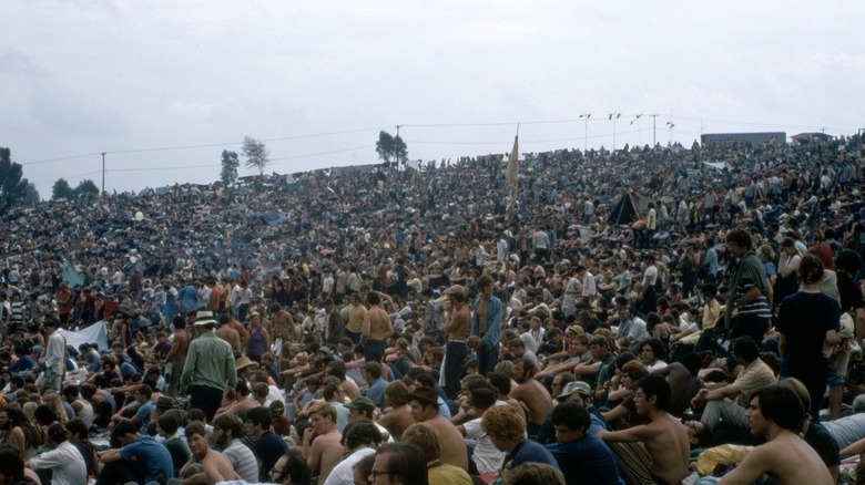 massive crowd at Woodstock in New York