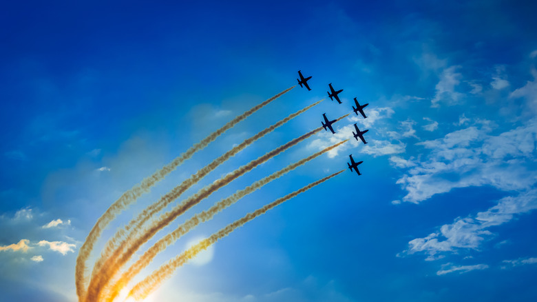 airplanes in an airshow