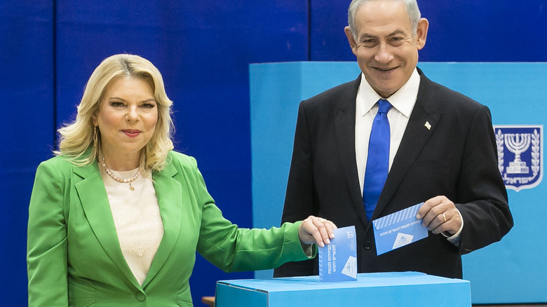 Benjamin and Sara Netanyahu voting
