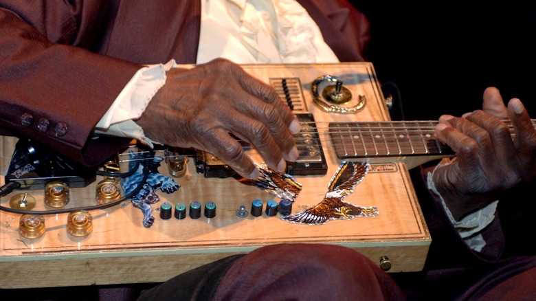 Bo Diddley plays his famous "Mean Machine."