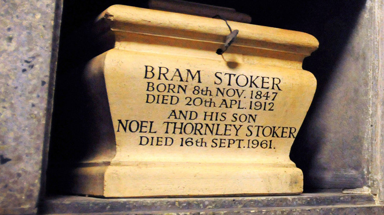 Urn housing Bram Stoker's ashes