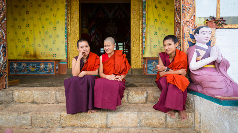 buddhist nuns sitting 