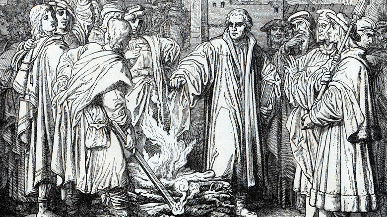 Martin Luther burning papal bull