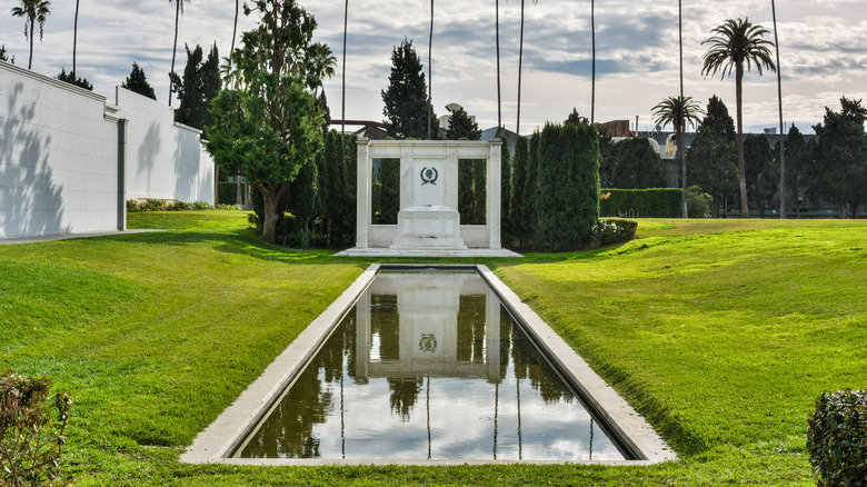 Douglas Fairbanks' tomb
