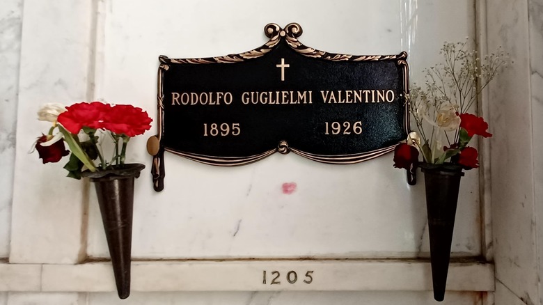 Rudolph Valentino plaque mausoleum 