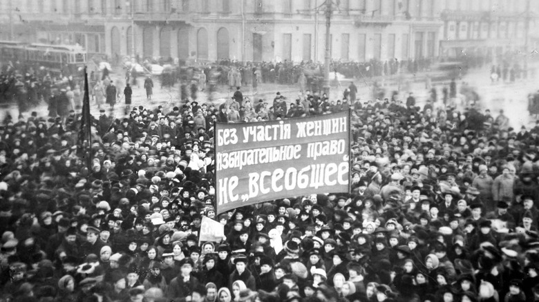 Protesters rally against Russian Revolution