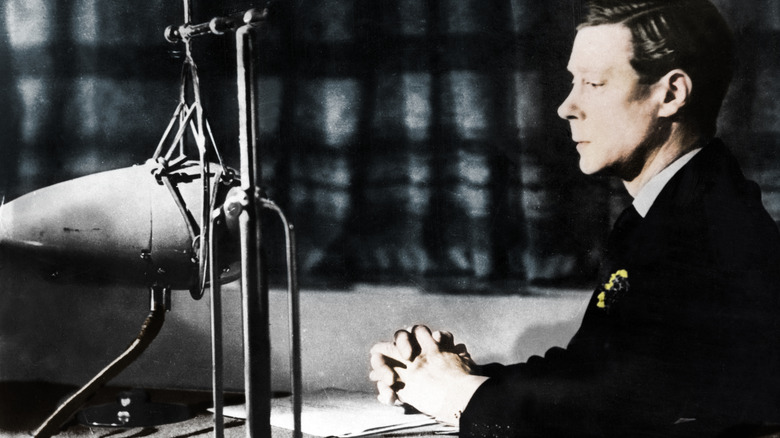 The uncrowned Edward VIII gives his abdication