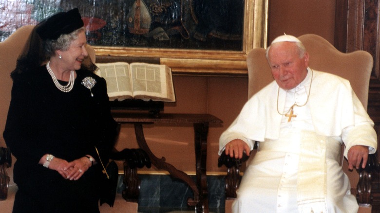 Elizabeth during 2000 Papal visit