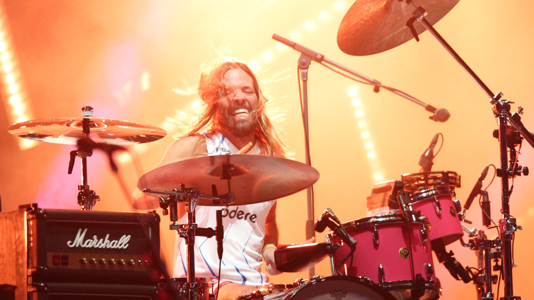 Taylor Hawkins playing drums
