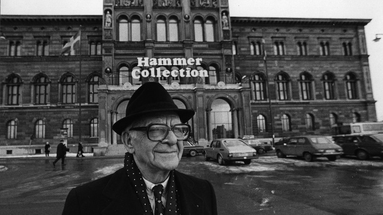 Armand Hammer in front of his Stockholm gallery
