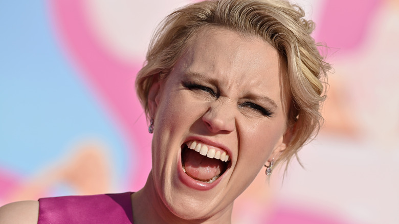 Kate McKinnon laughing at an event