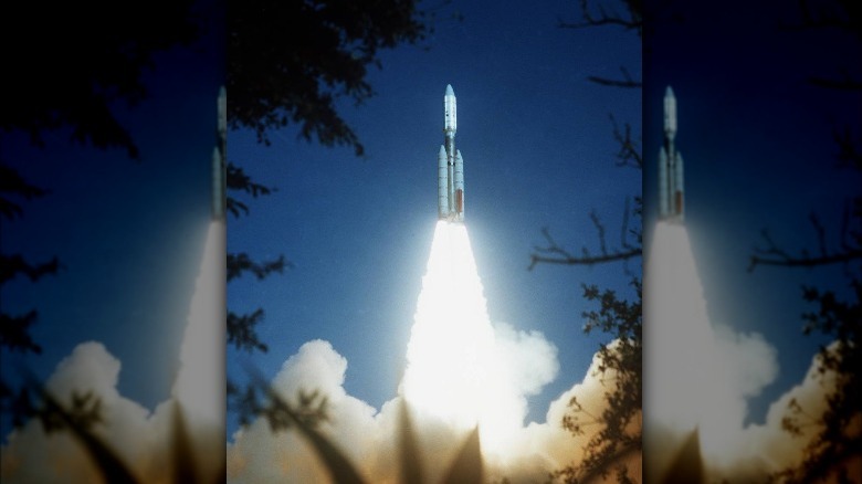 voyager 2 launch