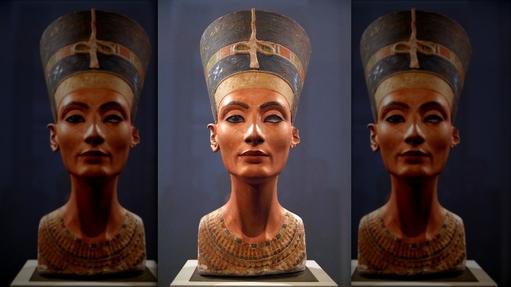 Bust of Nefertiti wearing headdress