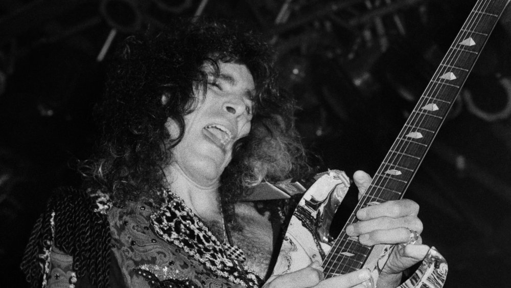 Steve Vai playing with Whitesnake in 1990