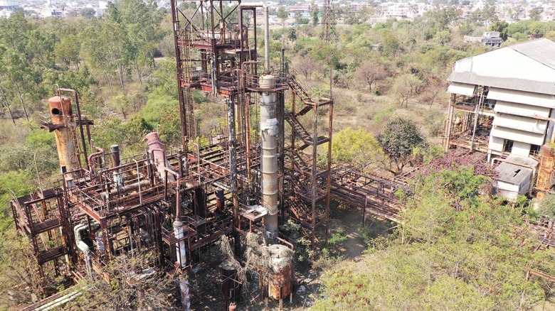 Aerial view of the Bhopal chemical plant.